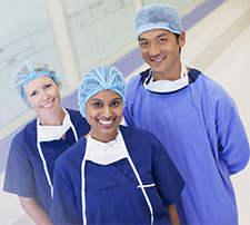 2 emergency department nurses with a doctor