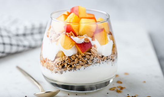 peach parfait with granola