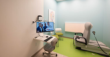 Jack & Sheryl Morris Cancer Center Pediatric patient room